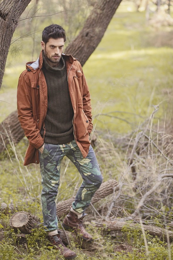 מעיל - Rhythm/ סוודר חום- h&m/ מכנס טרופי ירוק- Rhythm/ גרביים- אוסף אישי/ נעליים- Tom Tailor